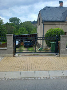 Samonosná kovaná pojezdová brána