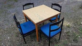 Stůl a 4 židle cena za komplet 2000kc