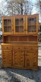 Masivní příborník