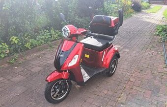 Selvo 31000 . Elektrický seniorský vozík 1000