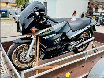 Kawasaki GPZ 900 R, TOP GUN