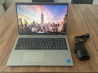 UltraBook Dell Latitude 5520 15.6" FHD IPS-i5 11th-RAM 16GB