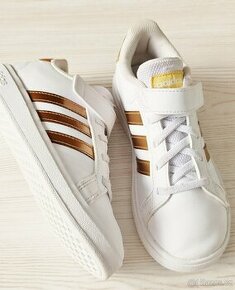 bílé sálové boty Adidas vel. 32