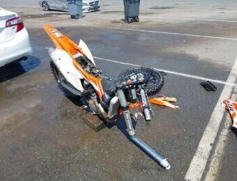 Koupím nepojízdnou moto na opravu ktm Yamaha suzuki Honda