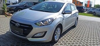 Hyundai i30 combi,1.6 ,83 000 najetokoupeno nové v CZ