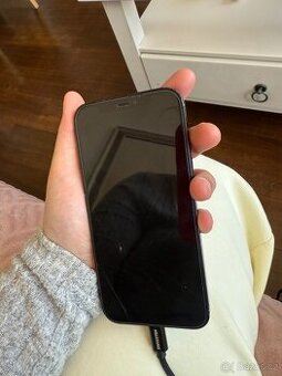 Iphone 12 černý