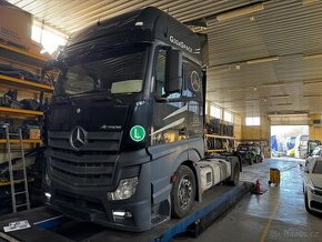 Mercedes Actros 1845