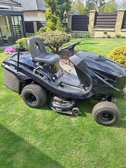 Zahradni traktor