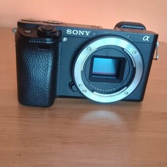 Sony A6300 (tělo) + 3 baterie
