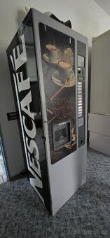 Nápojový automat na teplé nápoje
