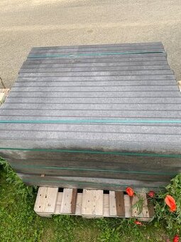 Betonovy obrubnik cerny 100/20/5