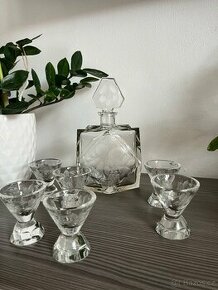 Broušená karafa, skleničky panáky retro vintage, likérová