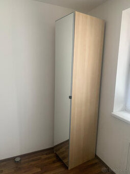 Skříň za odvoz - zdarma Brno Kamechy