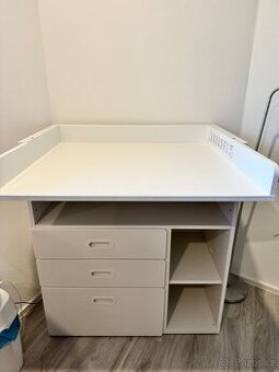Přebalovací pult Ikea