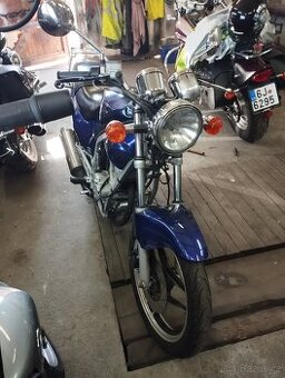 Hyosung GF 125