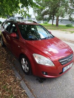 Kia ceed crdi 1,6 diesel.
