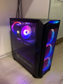 Herní PC sestava (stolní počítač)