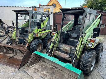 Smykový nakladač Locust 750
