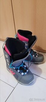 Prodám dívčí boty na snowboard
