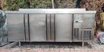 Chladicí stůl 1960x600mm - s 3 dveřmi a pracovní deskou