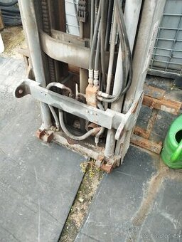 Věž s bočním posuvem