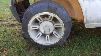 Kola na dětské elektrické auto Hummer