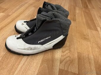 Prodám boty na běžky (na vázání NNN), zn. Atomic, vel. 37