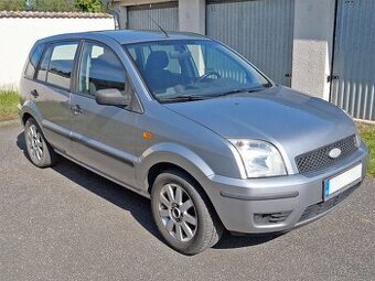 Ford Fusion 1.4 benzin (r.v. 2005) stříbrný - STK do 09/2027