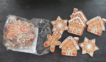 Drevene ozdoby na stromecek pernicek 24ks