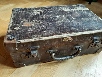 Starožitný kufr