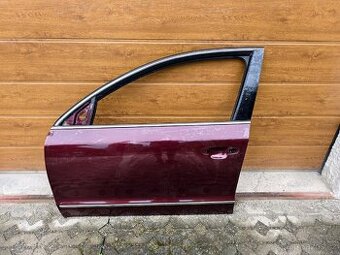 Přední dveře a blatník škoda Superb kombi