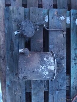 Nádržka s čerpadlem servo Zetor 72