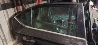 Okno prave zadni okynko skoda superb 3 sedan