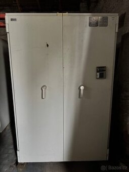 Trezor Sistec dvouvdéřový (BT:IV)