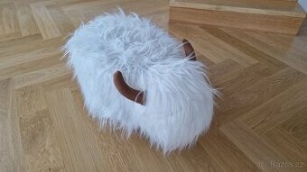 Roztomilý chlupatý taburet / stolička