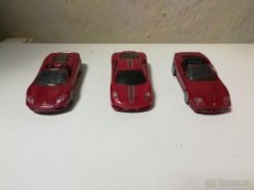 plastová auta Ferrari