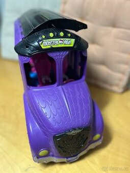Monster High bus