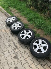 Elektrony 4 x 108