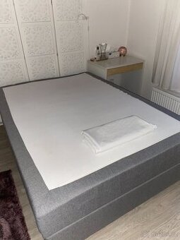 Zánovní postel 140x200 cm s úložným prostorem