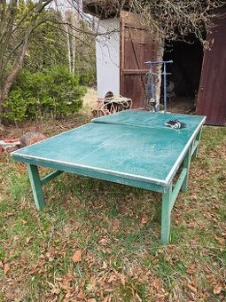 Prodám zachovalý stůl na ping pong.