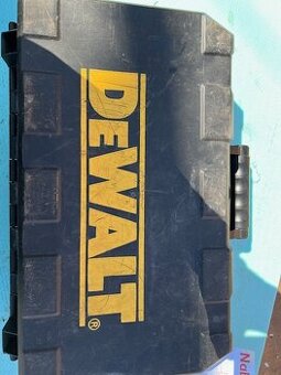 Kufr Dewalt