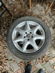 Kola na Mercedes Vito