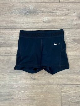 Pěkné kratasy Nike Pro - 1