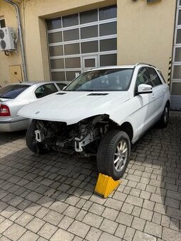 Nepojízdný Mercedes ML