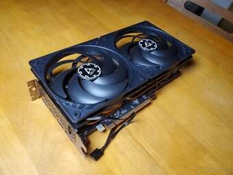 RX5700XT s vlastním chlazením Arctic