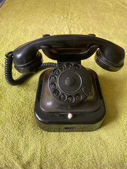 Starožitný telefon