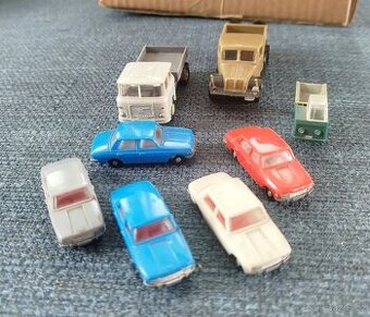 Autíčka pro železnici H0 škoda Tatra Wartburg M22