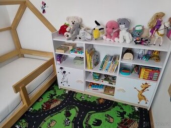 Dětský regál/knihovna zvířátka