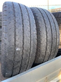215/70 R15C Nokian