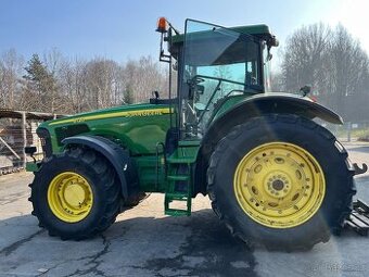 John Deere 8120